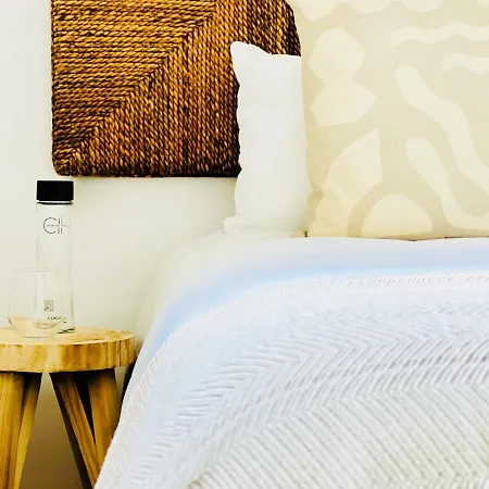 Canaryislandshost L Lava Y Mar Lanzarote